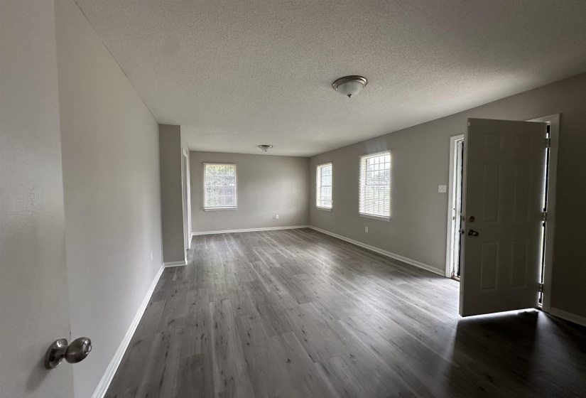 170 BURWOOD DR, Memphis, Tennessee 38109, 3 Bedroom Bedrooms, 6 Room Rooms,1 BathroomBathrooms,Residential,For Sale,BURWOOD,0,10229596