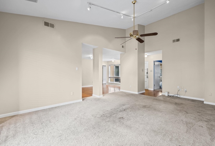 439 PERKINS RD, Memphis, Tennessee 38117, 3 Bedroom Bedrooms, 6 Room Rooms,2.1 BathroomBathrooms,Residential,For Sale,PERKINS,0,10229601