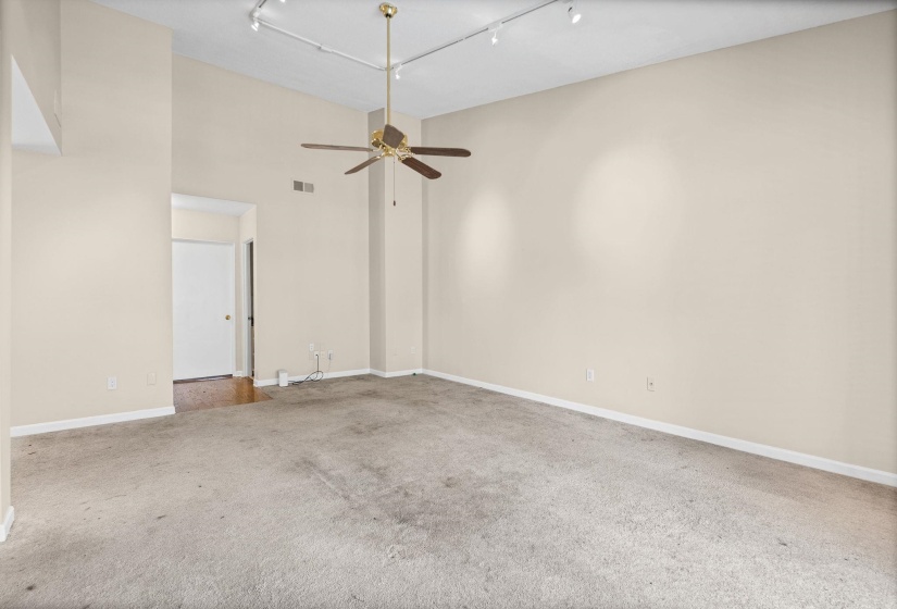 439 PERKINS RD, Memphis, Tennessee 38117, 3 Bedroom Bedrooms, 6 Room Rooms,2.1 BathroomBathrooms,Residential,For Sale,PERKINS,0,10229601