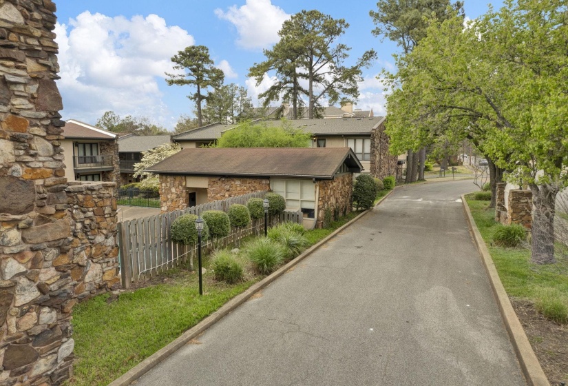 439 PERKINS RD, Memphis, Tennessee 38117, 3 Bedroom Bedrooms, 6 Room Rooms,2.1 BathroomBathrooms,Residential,For Sale,PERKINS,0,10229601