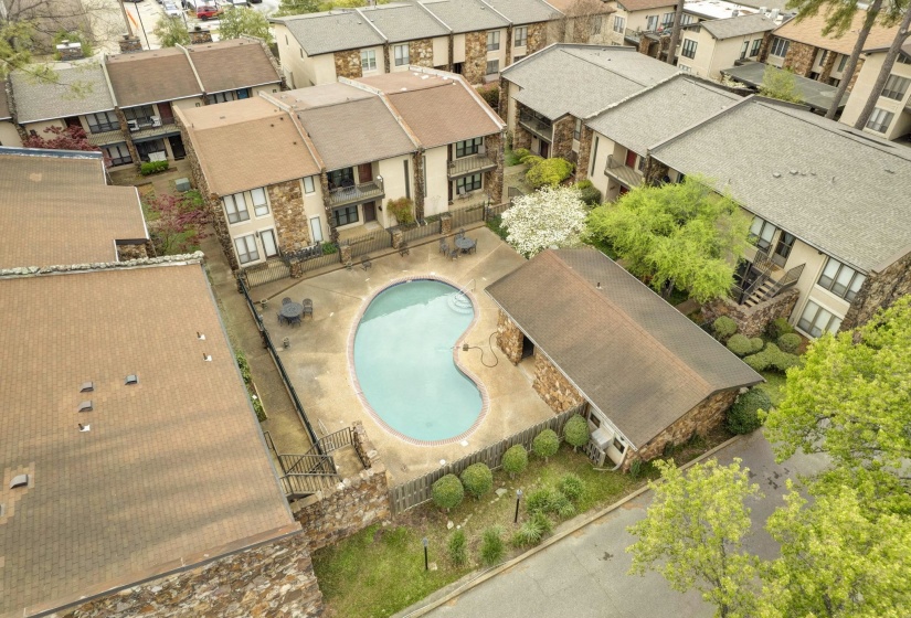 439 PERKINS RD, Memphis, Tennessee 38117, 3 Bedroom Bedrooms, 6 Room Rooms,2.1 BathroomBathrooms,Residential,For Sale,PERKINS,0,10229601