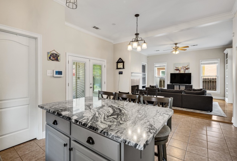 327 AVALON ST, Memphis, Tennessee 38112, 4 Bedroom Bedrooms, 8 Room Rooms,2.1 BathroomBathrooms,Residential,For Sale,AVALON,0,10229602