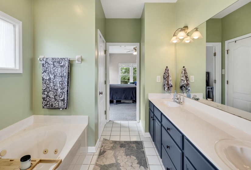 327 AVALON ST, Memphis, Tennessee 38112, 4 Bedroom Bedrooms, 8 Room Rooms,2.1 BathroomBathrooms,Residential,For Sale,AVALON,0,10229602