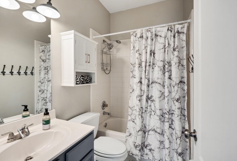 327 AVALON ST, Memphis, Tennessee 38112, 4 Bedroom Bedrooms, 8 Room Rooms,2.1 BathroomBathrooms,Residential,For Sale,AVALON,0,10229602