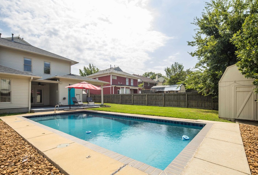 327 AVALON ST, Memphis, Tennessee 38112, 4 Bedroom Bedrooms, 8 Room Rooms,2.1 BathroomBathrooms,Residential,For Sale,AVALON,0,10229602