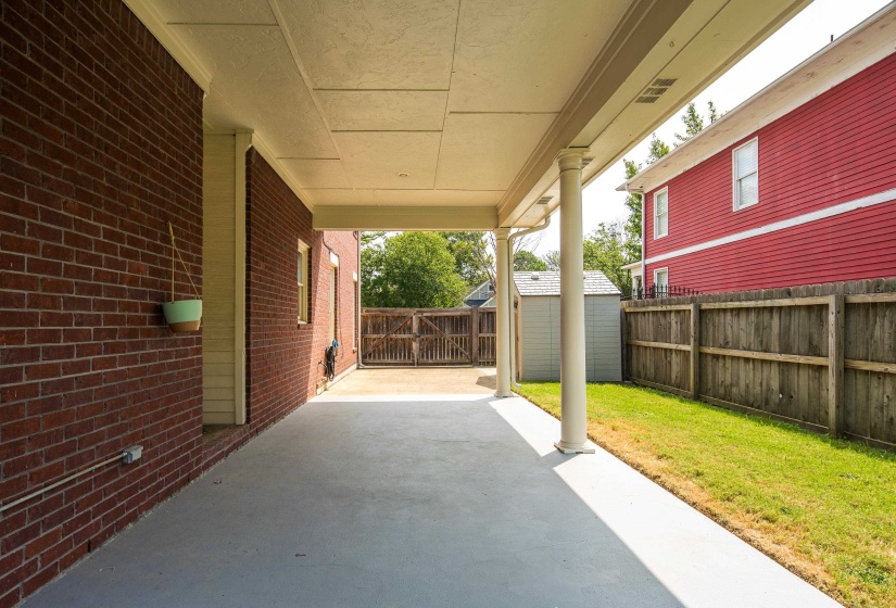 327 AVALON ST, Memphis, Tennessee 38112, 4 Bedroom Bedrooms, 8 Room Rooms,2.1 BathroomBathrooms,Residential,For Sale,AVALON,0,10229602