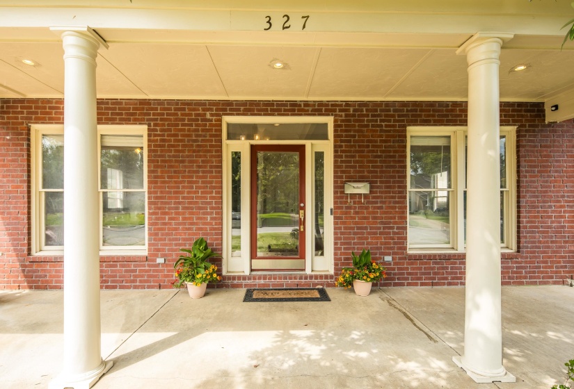 327 AVALON ST, Memphis, Tennessee 38112, 4 Bedroom Bedrooms, 8 Room Rooms,2.1 BathroomBathrooms,Residential,For Sale,AVALON,0,10229602