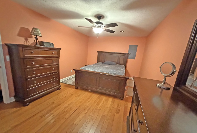 515 PATTERSON RD, Savannah, Tennessee 38372, 1 Bedroom Bedrooms, 5 Room Rooms,1 BathroomBathrooms,Residential,For Sale,PATTERSON,0,10229605