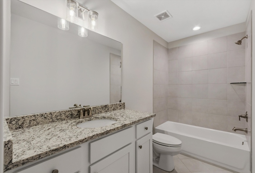5143 LAWRENCEBURG LN, Lakeland, Tennessee 38002, 6 Bedroom Bedrooms, 10 Room Rooms,4.1 BathroomBathrooms,Residential,For Sale,LAWRENCEBURG,0,10229609
