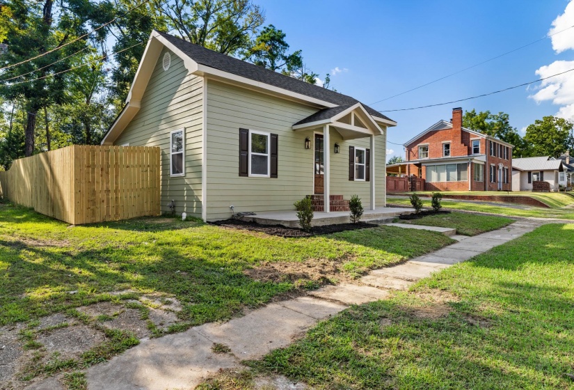 1425 MADISON ST, Corinth, Mississippi 38834, 3 Bedroom Bedrooms, 8 Room Rooms,2 BathroomBathrooms,Residential,For Sale,MADISON,0,10229611