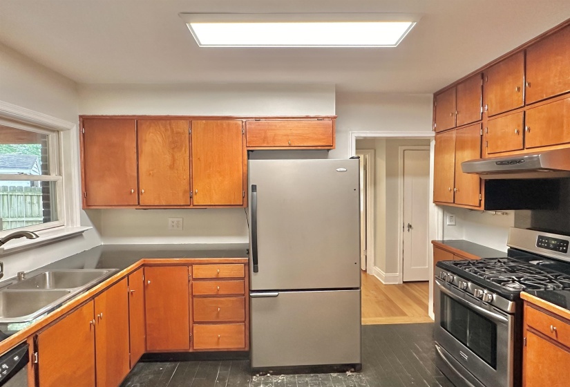 758 BUCK ST, Memphis, Tennessee 38111, 3 Bedroom Bedrooms, 5 Room Rooms,2 BathroomBathrooms,Residential,For Sale,BUCK,0,10226113