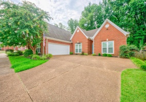 7501 LINKS VIEW LN, Cordova, Tennessee 38018, 3 Bedroom Bedrooms, 7 Room Rooms,2 BathroomBathrooms,Residential,For Sale,LINKS VIEW,0,10226286 7501 LINKS VIEW LN, Cordova, Tennessee 38018, 3 Bedroom Bedrooms, 7 Room Rooms,2 BathroomBathrooms,Residential,For Sale,LINKS VIEW,0,10226286