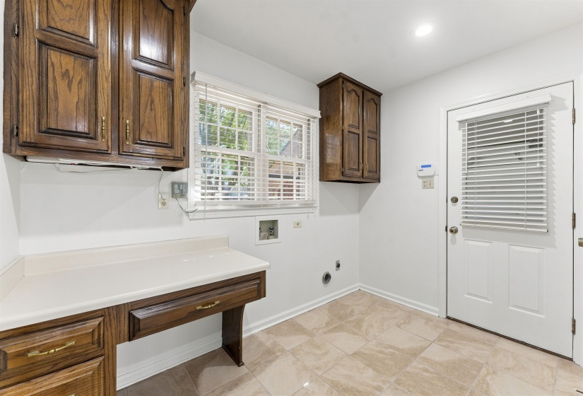 2425 FAIRWAY OAKS DR, Bartlett, Tennessee 38134, 3 Bedroom Bedrooms, 7 Room Rooms,2 BathroomBathrooms,Residential,For Sale,FAIRWAY OAKS,0,10229613
