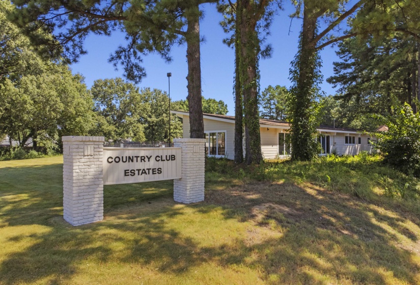 2425 FAIRWAY OAKS DR, Bartlett, Tennessee 38134, 3 Bedroom Bedrooms, 7 Room Rooms,2 BathroomBathrooms,Residential,For Sale,FAIRWAY OAKS,0,10229613