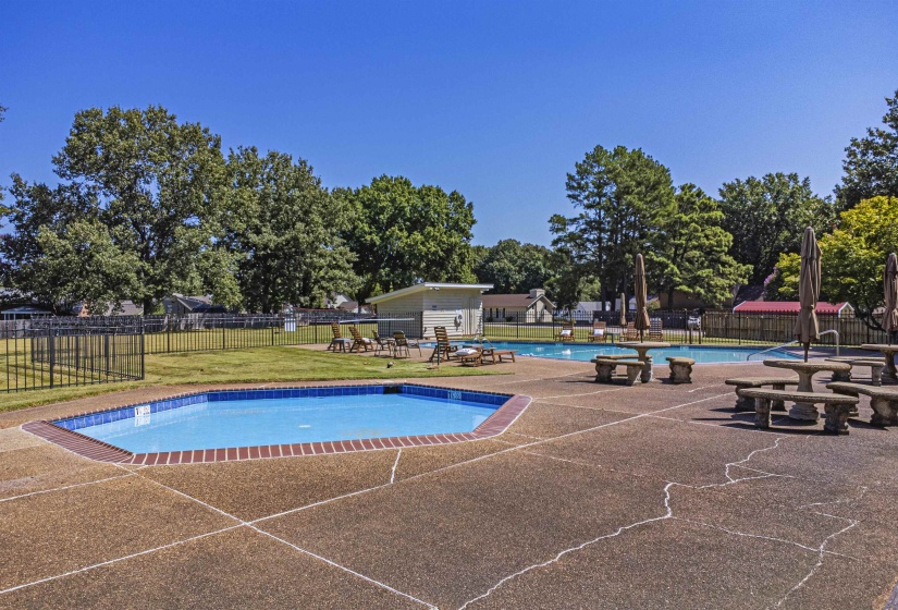 2425 FAIRWAY OAKS DR, Bartlett, Tennessee 38134, 3 Bedroom Bedrooms, 7 Room Rooms,2 BathroomBathrooms,Residential,For Sale,FAIRWAY OAKS,0,10229613