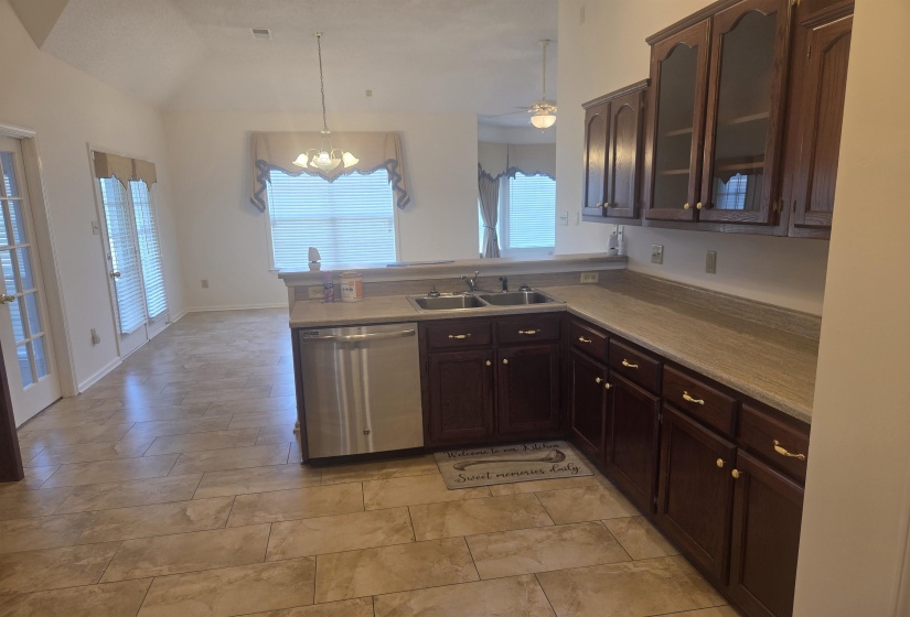 4421 LUGARDA LN, Unicorp/Memphis, Tennessee 38125, 4 Bedroom Bedrooms, 8 Room Rooms,3 BathroomBathrooms,Residential,For Sale,LUGARDA,0,10229619