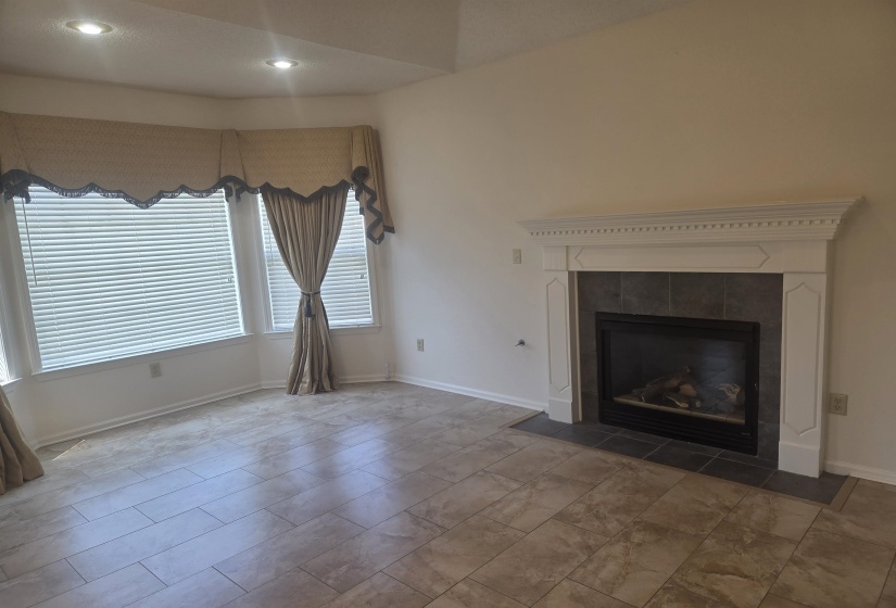 4421 LUGARDA LN, Unicorp/Memphis, Tennessee 38125, 4 Bedroom Bedrooms, 8 Room Rooms,3 BathroomBathrooms,Residential,For Sale,LUGARDA,0,10229619