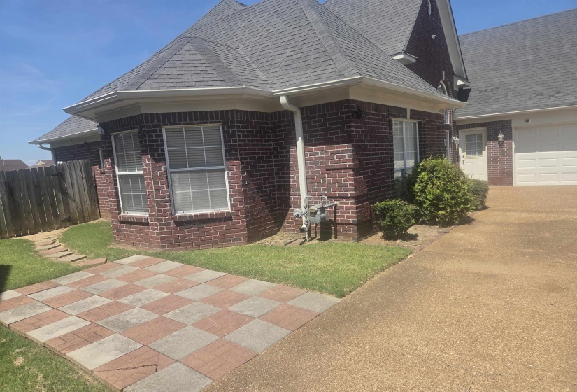 4421 LUGARDA LN, Unicorp/Memphis, Tennessee 38125, 4 Bedroom Bedrooms, 8 Room Rooms,3 BathroomBathrooms,Residential,For Sale,LUGARDA,0,10229619