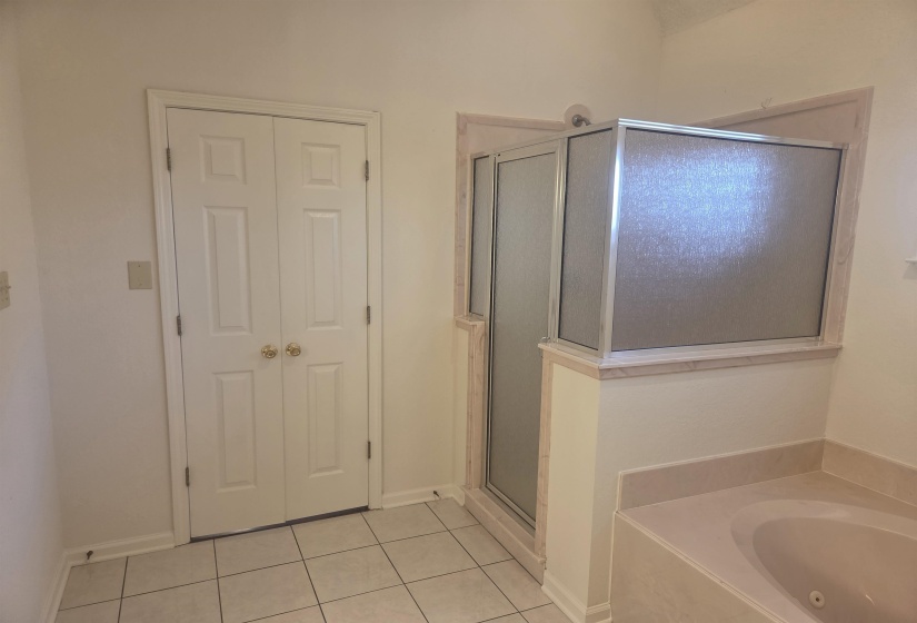 4421 LUGARDA LN, Unicorp/Memphis, Tennessee 38125, 4 Bedroom Bedrooms, 8 Room Rooms,3 BathroomBathrooms,Residential,For Sale,LUGARDA,0,10229619
