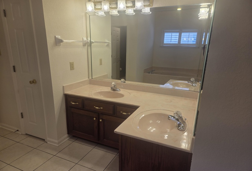 4421 LUGARDA LN, Unicorp/Memphis, Tennessee 38125, 4 Bedroom Bedrooms, 8 Room Rooms,3 BathroomBathrooms,Residential,For Sale,LUGARDA,0,10229619