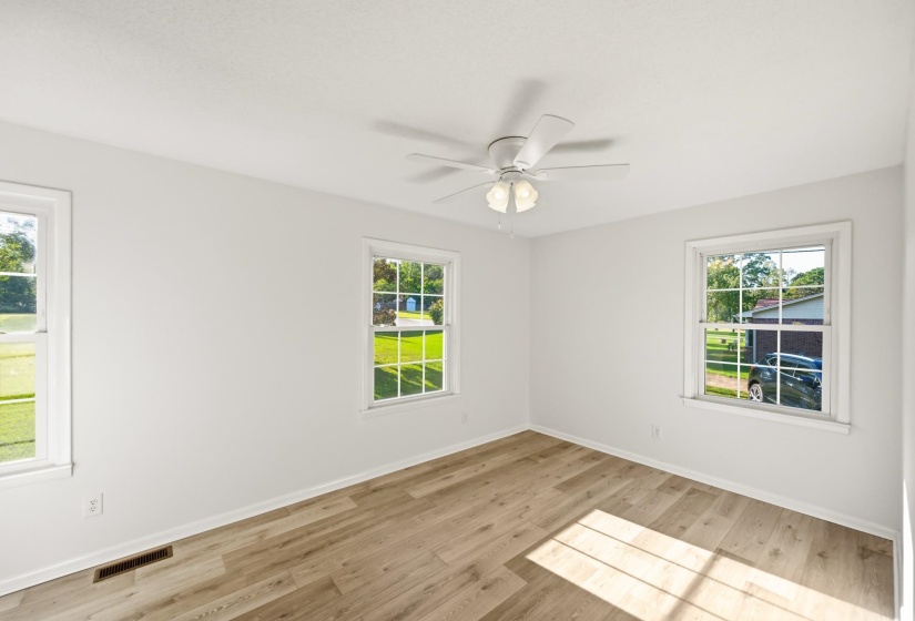 691 POPLAR DR, Decaturville, Tennessee 38329, 3 Bedroom Bedrooms, 9 Room Rooms,2 BathroomBathrooms,Residential,For Sale,POPLAR,0,10229622