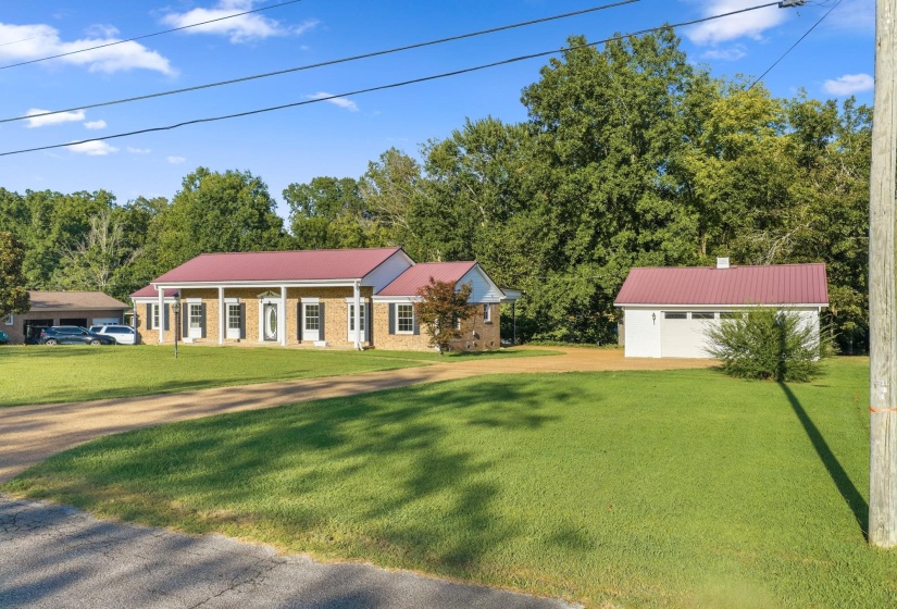 691 POPLAR DR, Decaturville, Tennessee 38329, 3 Bedroom Bedrooms, 9 Room Rooms,2 BathroomBathrooms,Residential,For Sale,POPLAR,0,10229622