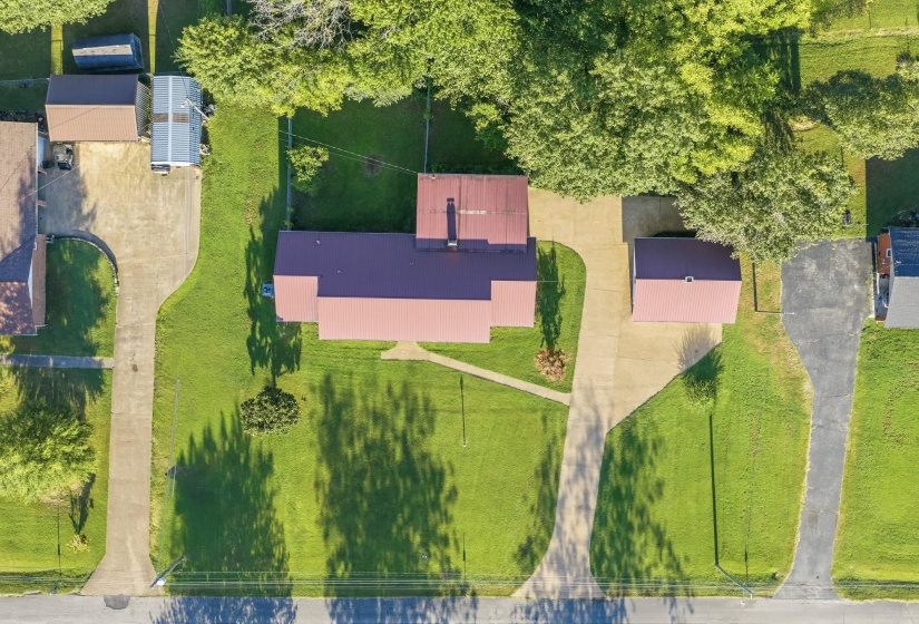 691 POPLAR DR, Decaturville, Tennessee 38329, 3 Bedroom Bedrooms, 9 Room Rooms,2 BathroomBathrooms,Residential,For Sale,POPLAR,0,10229622