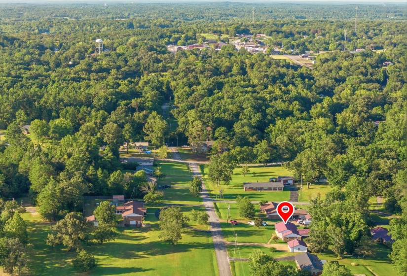691 POPLAR DR, Decaturville, Tennessee 38329, 3 Bedroom Bedrooms, 9 Room Rooms,2 BathroomBathrooms,Residential,For Sale,POPLAR,0,10229622