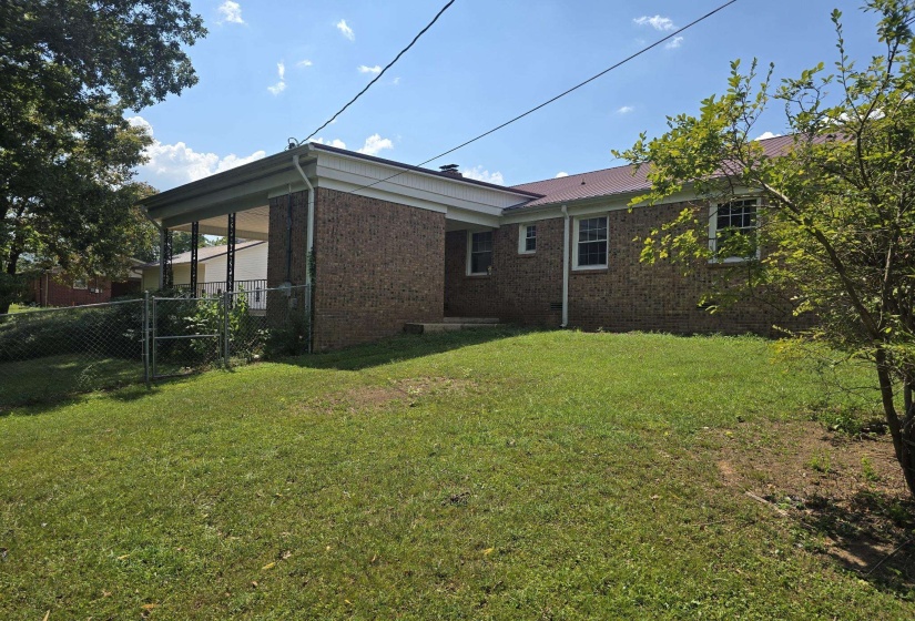 691 POPLAR DR, Decaturville, Tennessee 38329, 3 Bedroom Bedrooms, 9 Room Rooms,2 BathroomBathrooms,Residential,For Sale,POPLAR,0,10229622