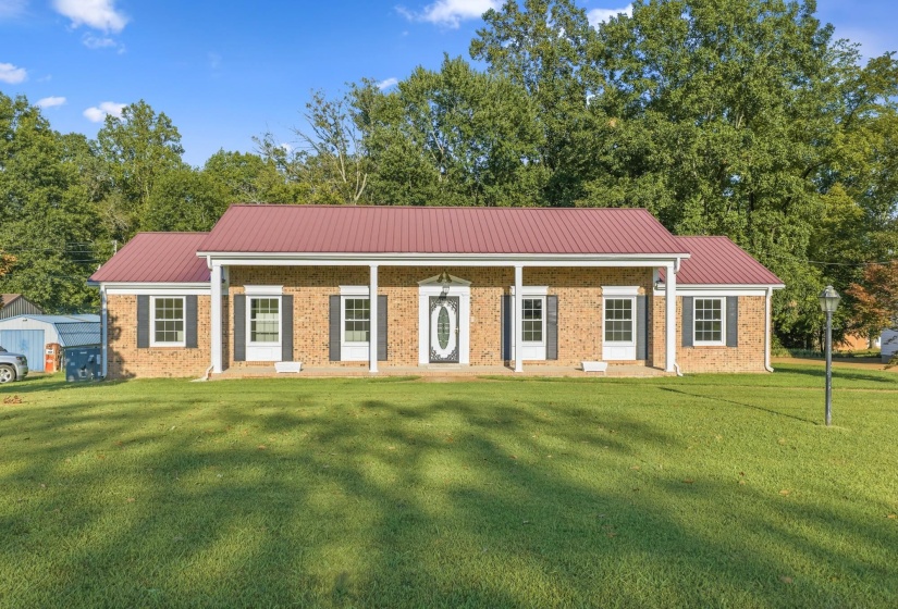 691 POPLAR DR, Decaturville, Tennessee 38329, 3 Bedroom Bedrooms, 9 Room Rooms,2 BathroomBathrooms,Residential,For Sale,POPLAR,0,10229622