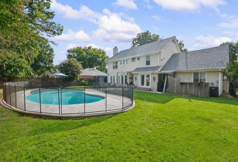 1876 BRIERBROOK RD, Germantown, Tennessee 38138, 5 Bedroom Bedrooms, 9 Room Rooms,2.1 BathroomBathrooms,Residential,For Sale,BRIERBROOK,0,10229624