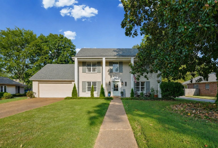 1876 BRIERBROOK RD, Germantown, Tennessee 38138, 5 Bedroom Bedrooms, 9 Room Rooms,2.1 BathroomBathrooms,Residential,For Sale,BRIERBROOK,0,10229624