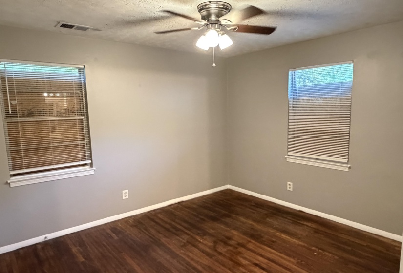 3649 SUZANNE DR, Memphis, Tennessee 38127, 4 Bedroom Bedrooms, 7 Room Rooms,2 BathroomBathrooms,Residential,For Sale,SUZANNE,0,10229625