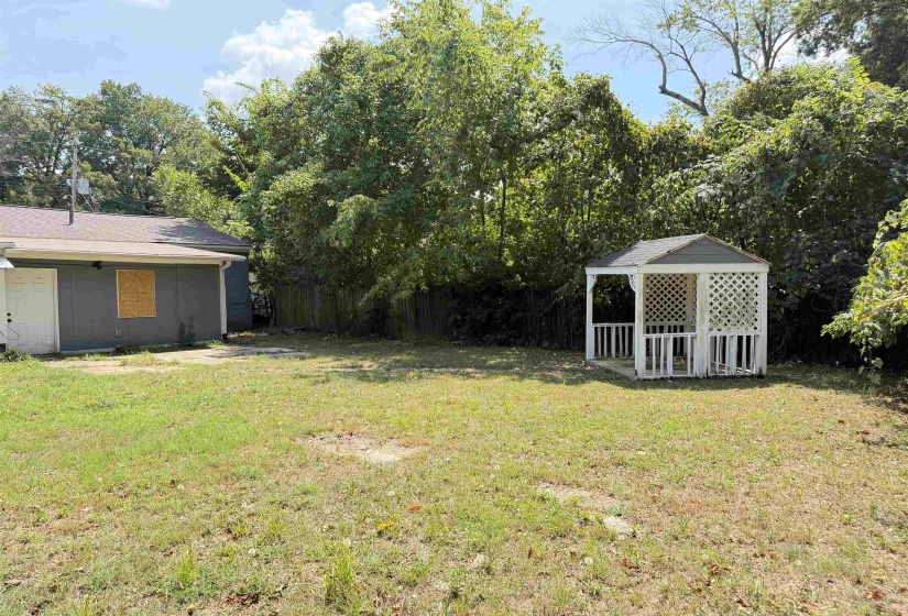 3649 SUZANNE DR, Memphis, Tennessee 38127, 4 Bedroom Bedrooms, 7 Room Rooms,2 BathroomBathrooms,Residential,For Sale,SUZANNE,0,10229625