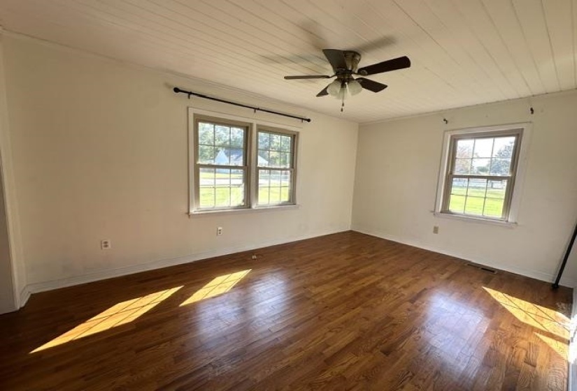 1105 PINHOOK DR, Savannah, Tennessee 38372, 3 Bedroom Bedrooms, 8 Room Rooms,1.1 BathroomBathrooms,Residential,For Sale,PINHOOK,0,10229627