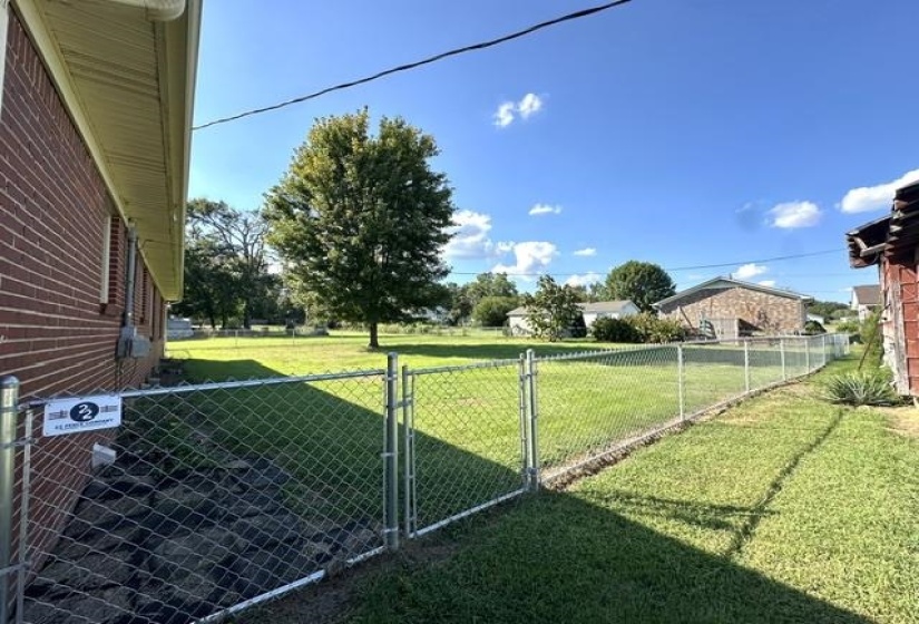 1105 PINHOOK DR, Savannah, Tennessee 38372, 3 Bedroom Bedrooms, 8 Room Rooms,1.1 BathroomBathrooms,Residential,For Sale,PINHOOK,0,10229627