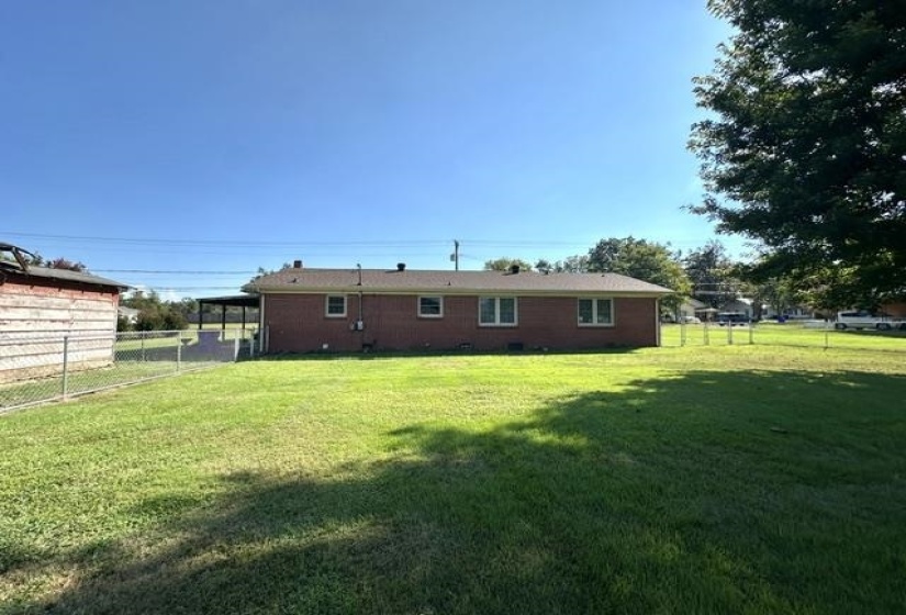 1105 PINHOOK DR, Savannah, Tennessee 38372, 3 Bedroom Bedrooms, 8 Room Rooms,1.1 BathroomBathrooms,Residential,For Sale,PINHOOK,0,10229627