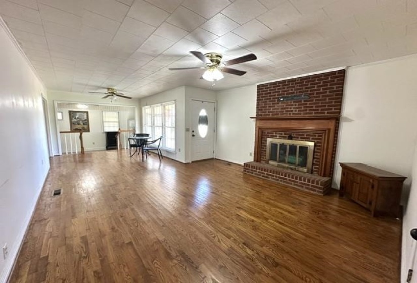 1105 PINHOOK DR, Savannah, Tennessee 38372, 3 Bedroom Bedrooms, 8 Room Rooms,1.1 BathroomBathrooms,Residential,For Sale,PINHOOK,0,10229627