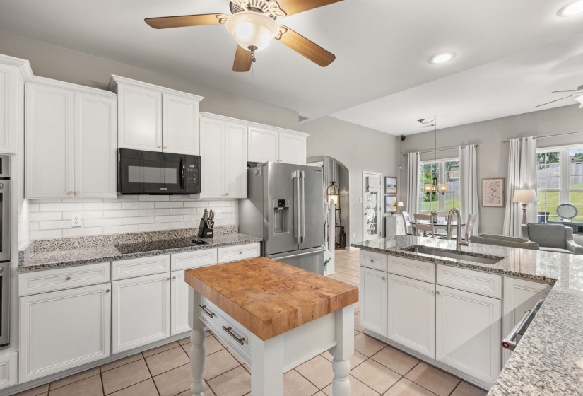 9424 LAUREL HILL DR, Lakeland, Tennessee 38002, 5 Bedroom Bedrooms, 10 Room Rooms,3 BathroomBathrooms,Residential,For Sale,LAUREL HILL,0,10229630