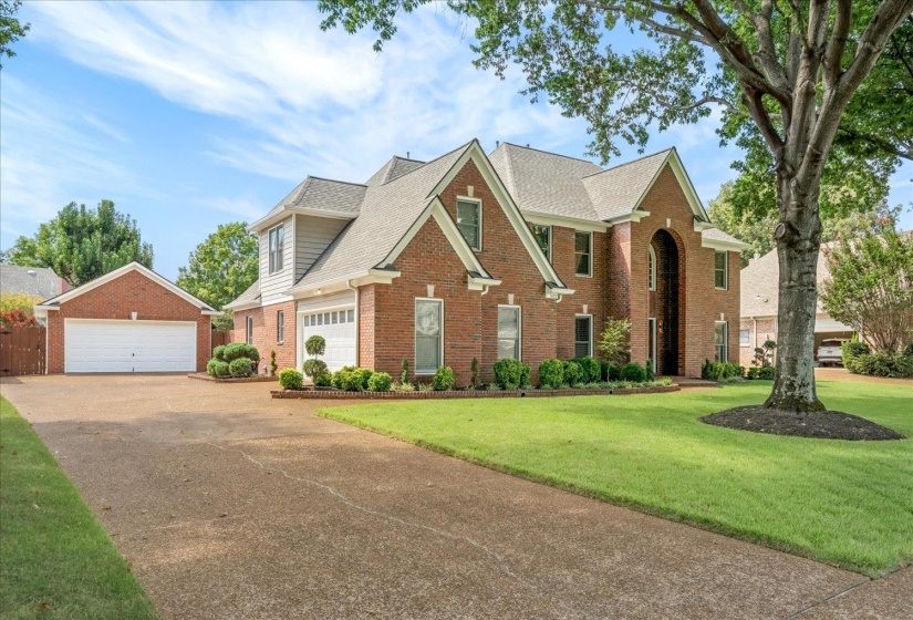 1563 COLLINGHAM DR, Collierville, Tennessee 38017, 5 Bedroom Bedrooms, 11 Room Rooms,3.1 BathroomBathrooms,Residential,For Sale,COLLINGHAM,0,10229633