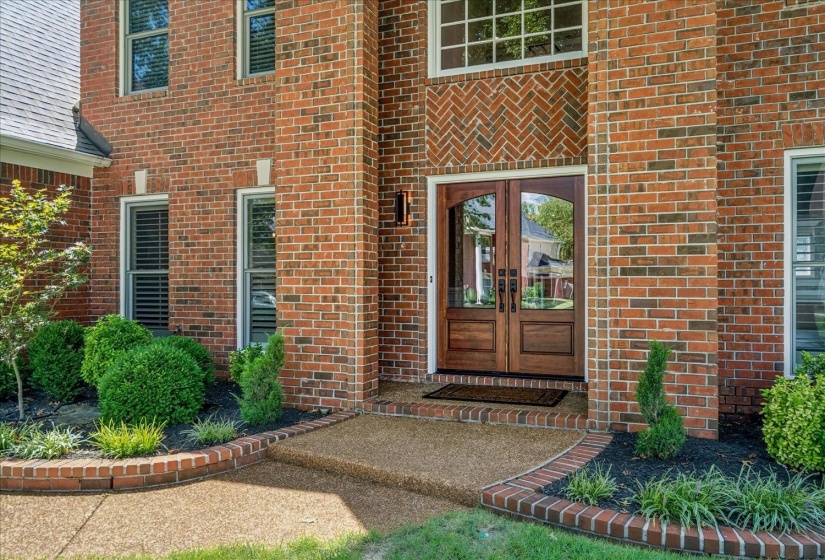 1563 COLLINGHAM DR, Collierville, Tennessee 38017, 5 Bedroom Bedrooms, 11 Room Rooms,3.1 BathroomBathrooms,Residential,For Sale,COLLINGHAM,0,10229633