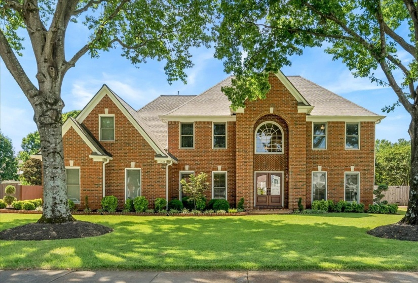 1563 COLLINGHAM DR, Collierville, Tennessee 38017, 5 Bedroom Bedrooms, 11 Room Rooms,3.1 BathroomBathrooms,Residential,For Sale,COLLINGHAM,0,10229633