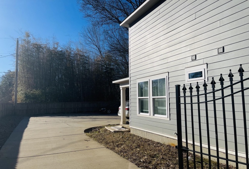 1071 GETWELL RD, Memphis, Tennessee 38111, 5 Bedroom Bedrooms, 8 Room Rooms,3.1 BathroomBathrooms,Residential,For Sale,GETWELL,0,10229635