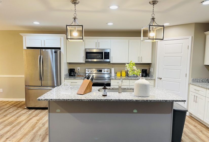 1071 GETWELL RD, Memphis, Tennessee 38111, 5 Bedroom Bedrooms, 8 Room Rooms,3.1 BathroomBathrooms,Residential,For Sale,GETWELL,0,10229635