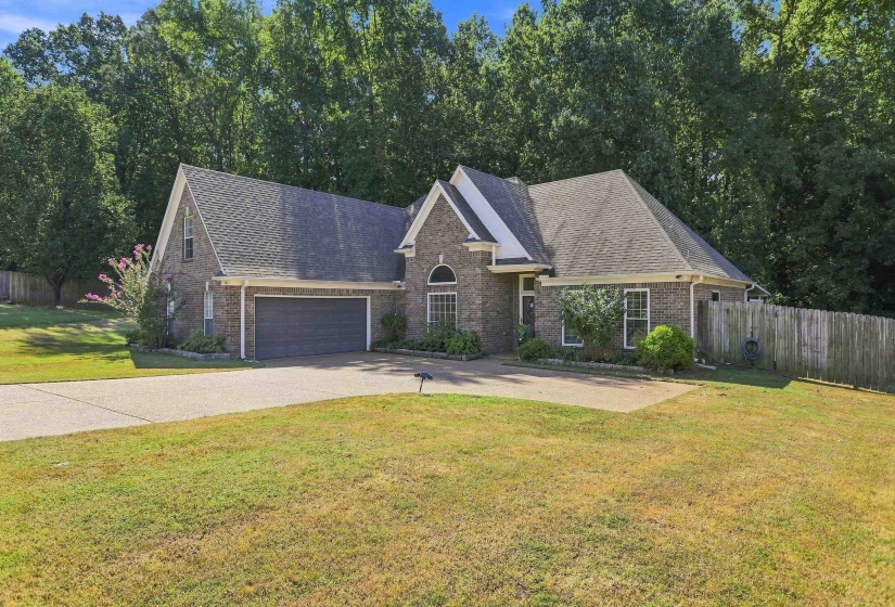 50 BROOKHAVEN LN, Oakland, Tennessee 38060, 4 Bedroom Bedrooms, 9 Room Rooms,2 BathroomBathrooms,Residential,For Sale,BROOKHAVEN,0,10229638