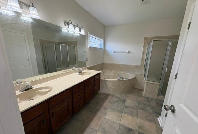 8593 MAY ORCHARD LN, Memphis, Tennessee 38018, 5 Bedroom Bedrooms, 8 Room Rooms,3 BathroomBathrooms,Residential,For Sale,MAY ORCHARD,0,10229641