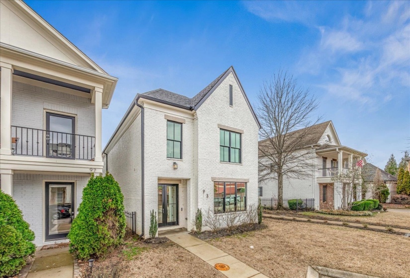 93 TOULOUSE DR, Memphis, Tennessee 38103, 4 Bedroom Bedrooms, 8 Room Rooms,4.1 BathroomBathrooms,Rental Properties,For Sale,TOULOUSE,0,10229665
