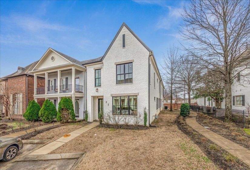 93 TOULOUSE DR, Memphis, Tennessee 38103, 4 Bedroom Bedrooms, 8 Room Rooms,4.1 BathroomBathrooms,Rental Properties,For Sale,TOULOUSE,0,10229665