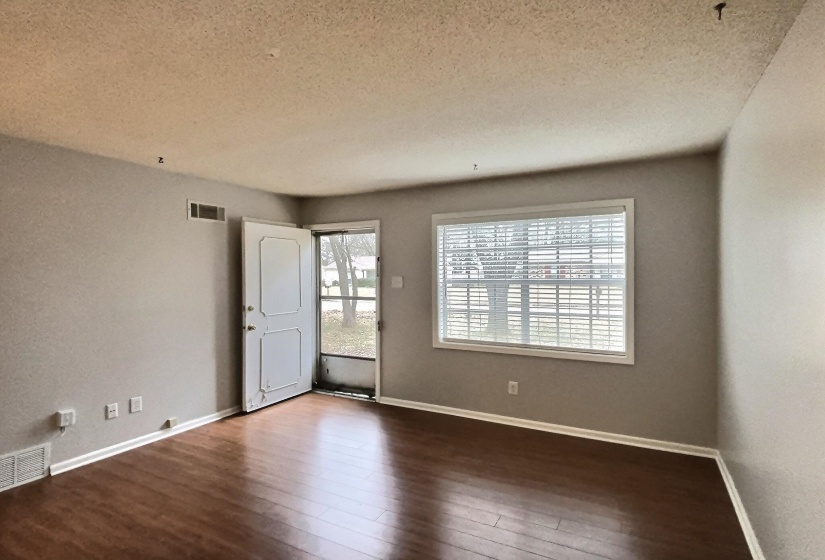 955 POPLAR LEAF RD, Collierville, Tennessee 38017, 3 Bedroom Bedrooms, 5 Room Rooms,1.1 BathroomBathrooms,Rental Properties,For Sale,POPLAR LEAF,0,10229666