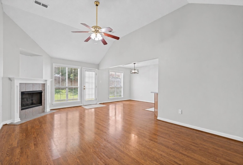 4524 CEDAR LEAF CV, Memphis, Tennessee 38128, 3 Bedroom Bedrooms, 5 Room Rooms,2 BathroomBathrooms,Residential,For Sale,CEDAR LEAF,0,10226775